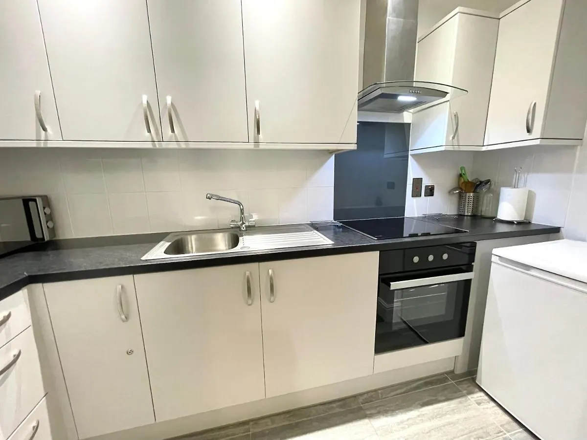 Modern Family Apartment Free Parking And Gym By Beach Bournemouth United Kingdom