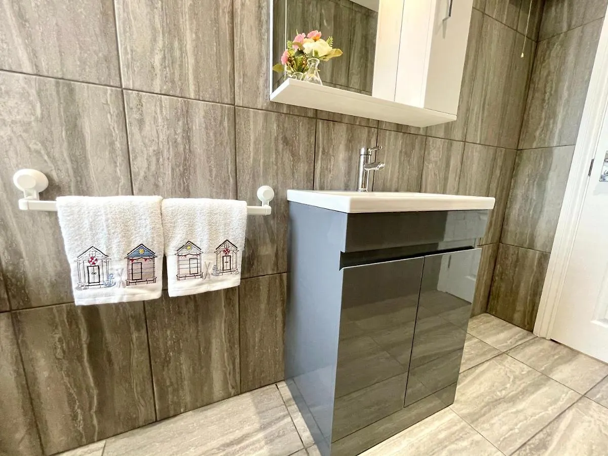 Modern Family Apartment Free Parking And Gym By Beach Bournemouth
