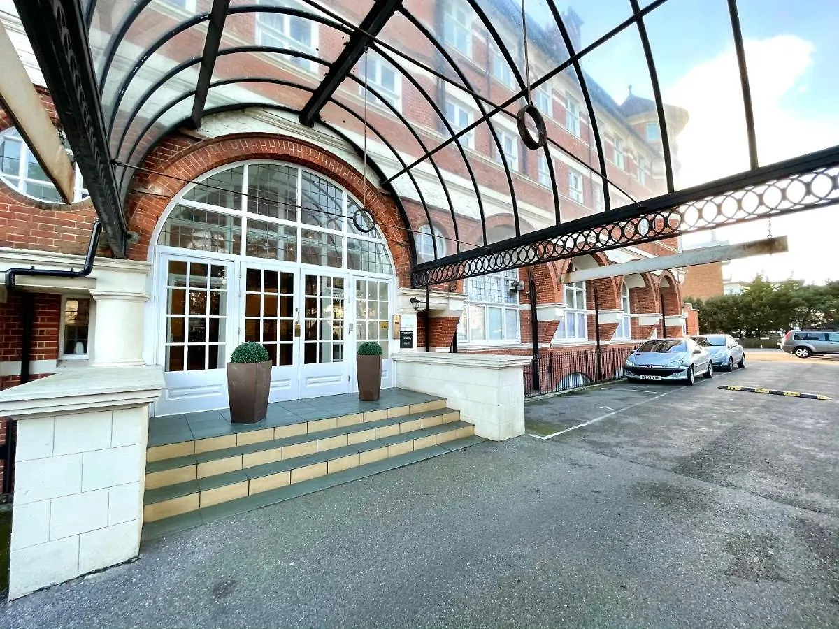 Modern Family Apartment Free Parking And Gym By Beach Bournemouth