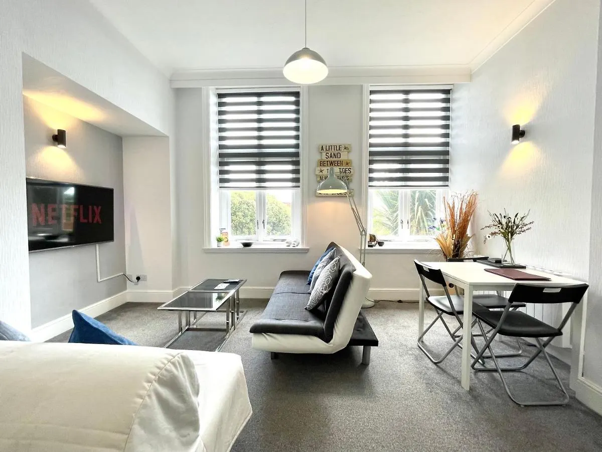 Modern Family Apartment Free Parking And Gym By Beach Bournemouth United Kingdom