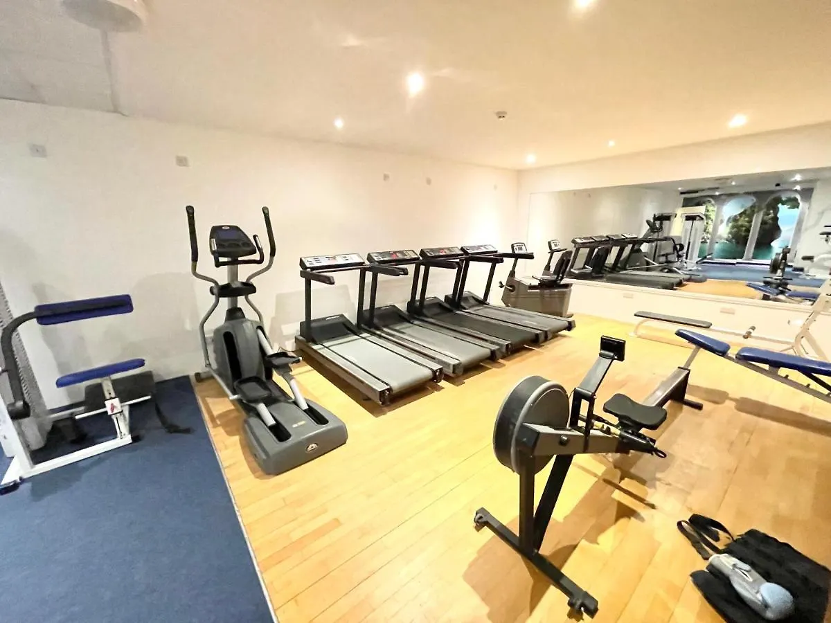 Modern Family Apartment Free Parking And Gym By Beach Bournemouth