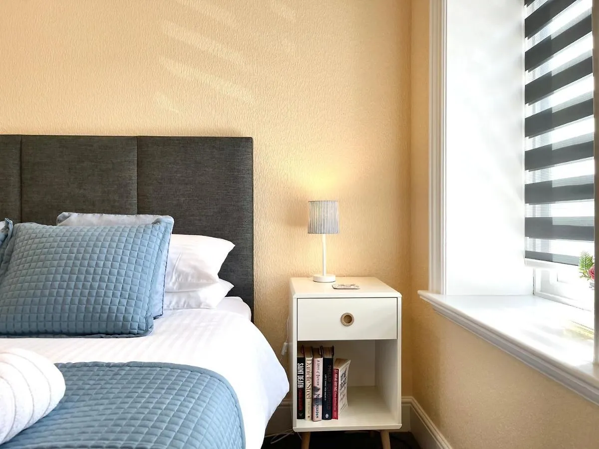Modern Family Apartment Free Parking And Gym By Beach Bournemouth
